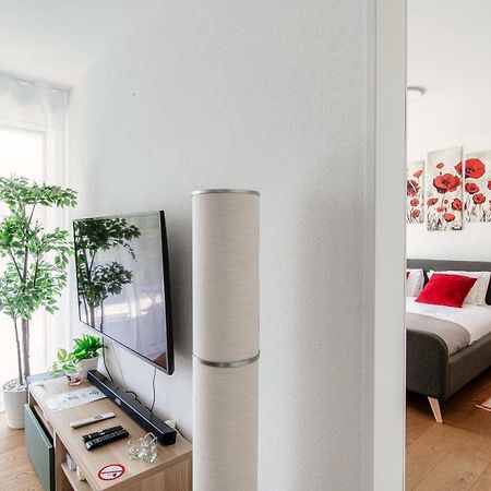 Linda Terrace By Quokka 360 - Modern One-Bedroom Flat With Sun Terrace Locarno Extérieur photo